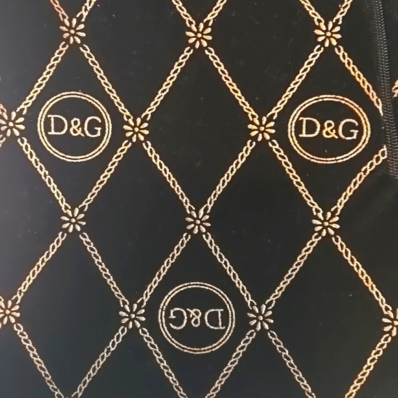 Rare D&G Black and Gold Men's Shirt - Picture 15 of 15